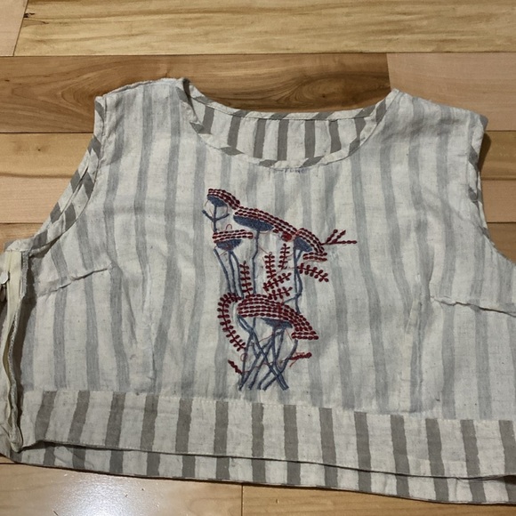 Striped Sleeveless Crop Top with Embroidered Design - Picture 12 of 15